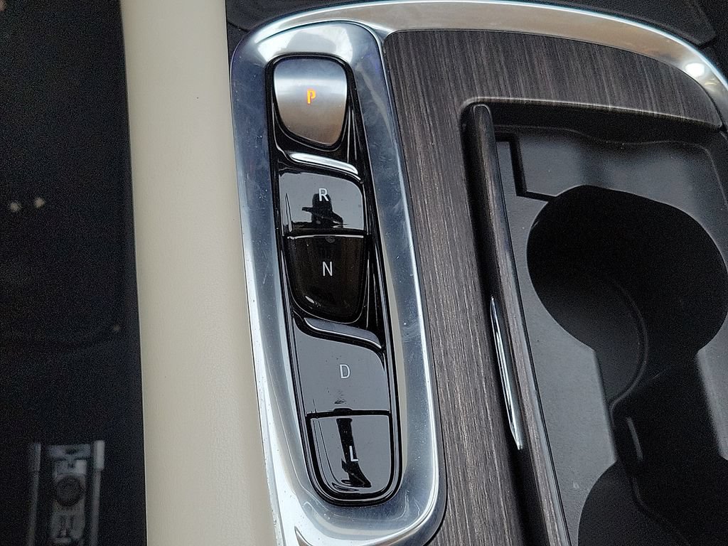 Used 2022 Buick Enclave Avenir FWD image 16