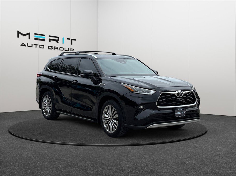 Used 2023 Toyota Highlander Platinum image 1