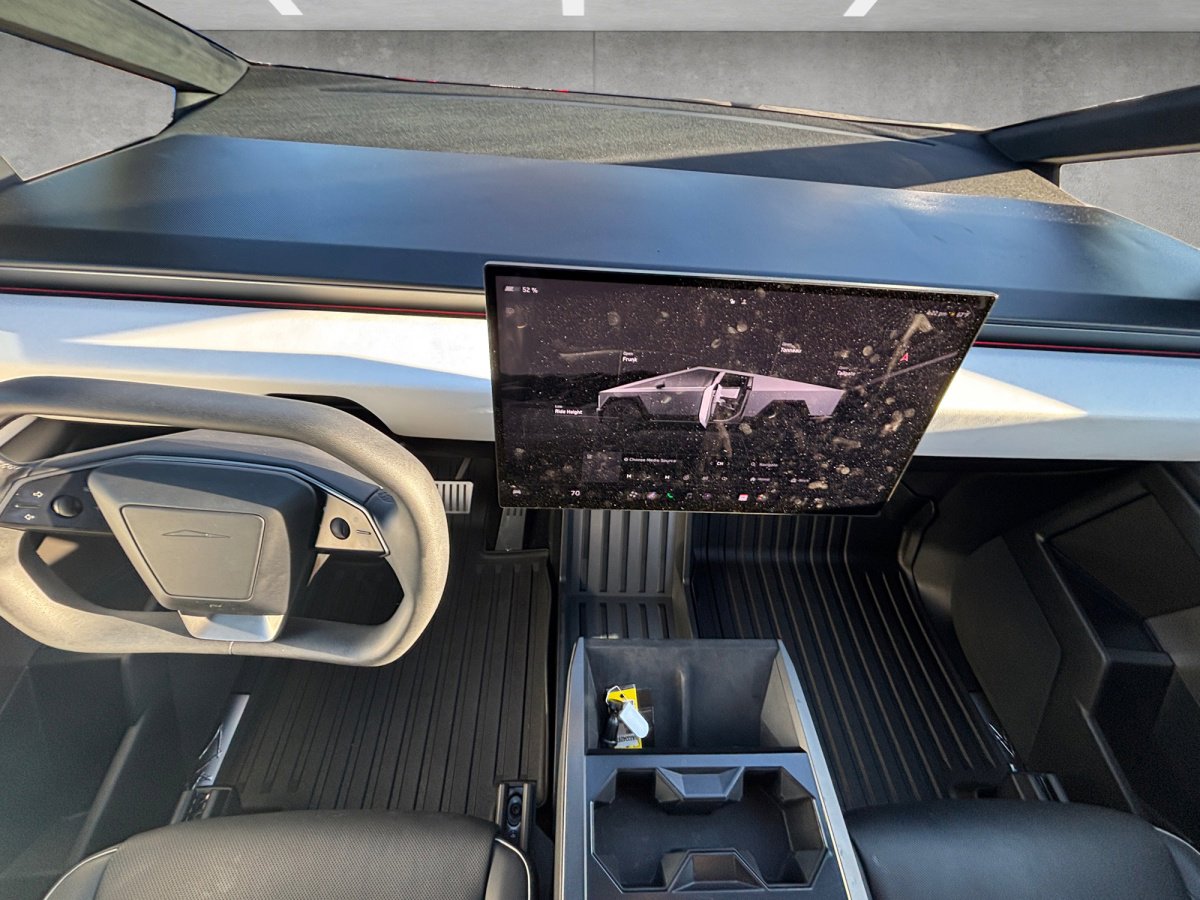Used 2024 Tesla Cybertruck AWD Crew Cab image 3