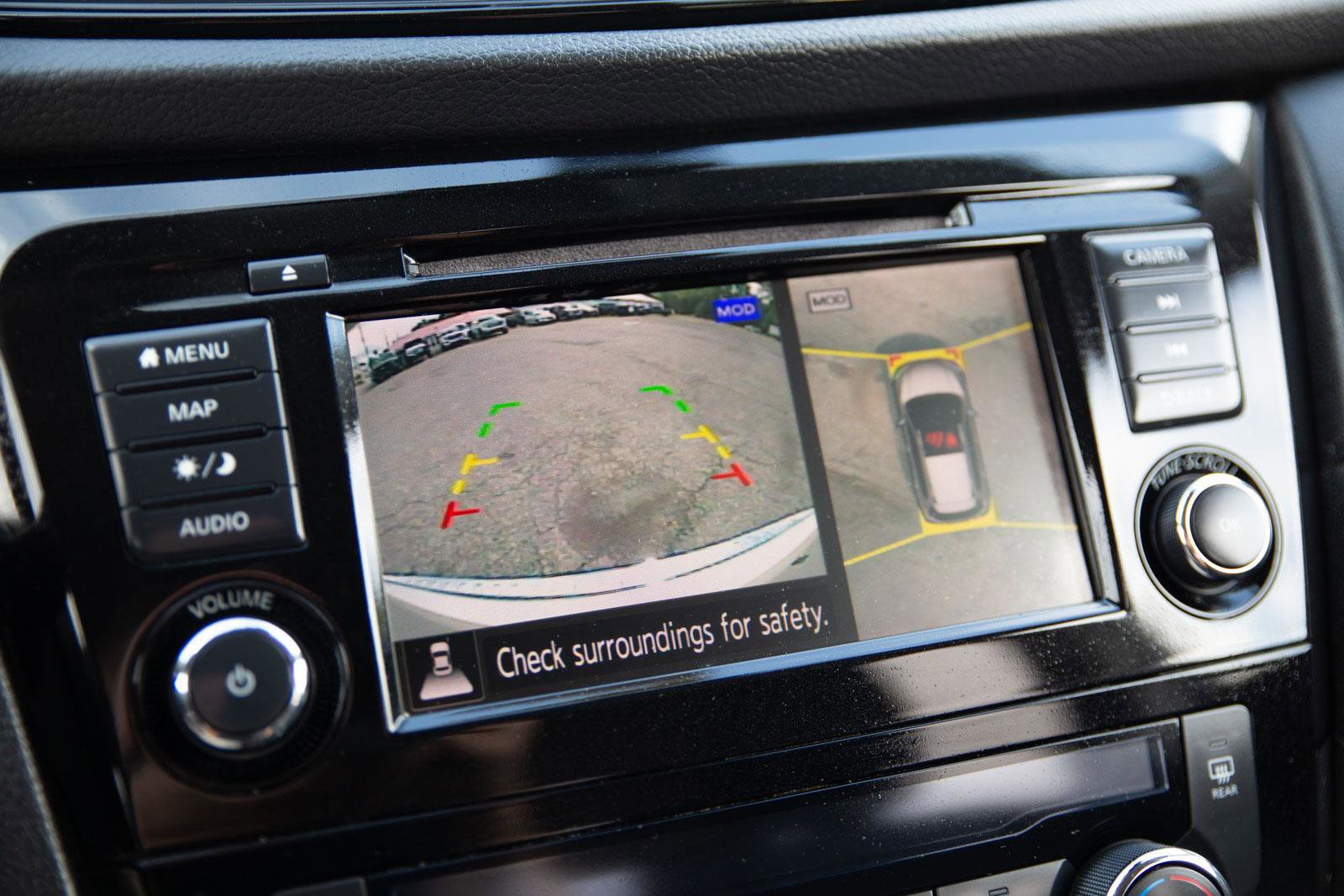 Used 2019 Nissan Rogue SV w/ Premium Package image 18