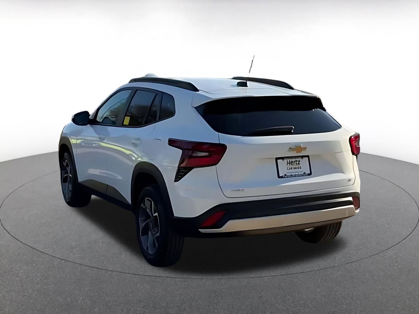 Used 2025 Chevrolet Trax LT image 16