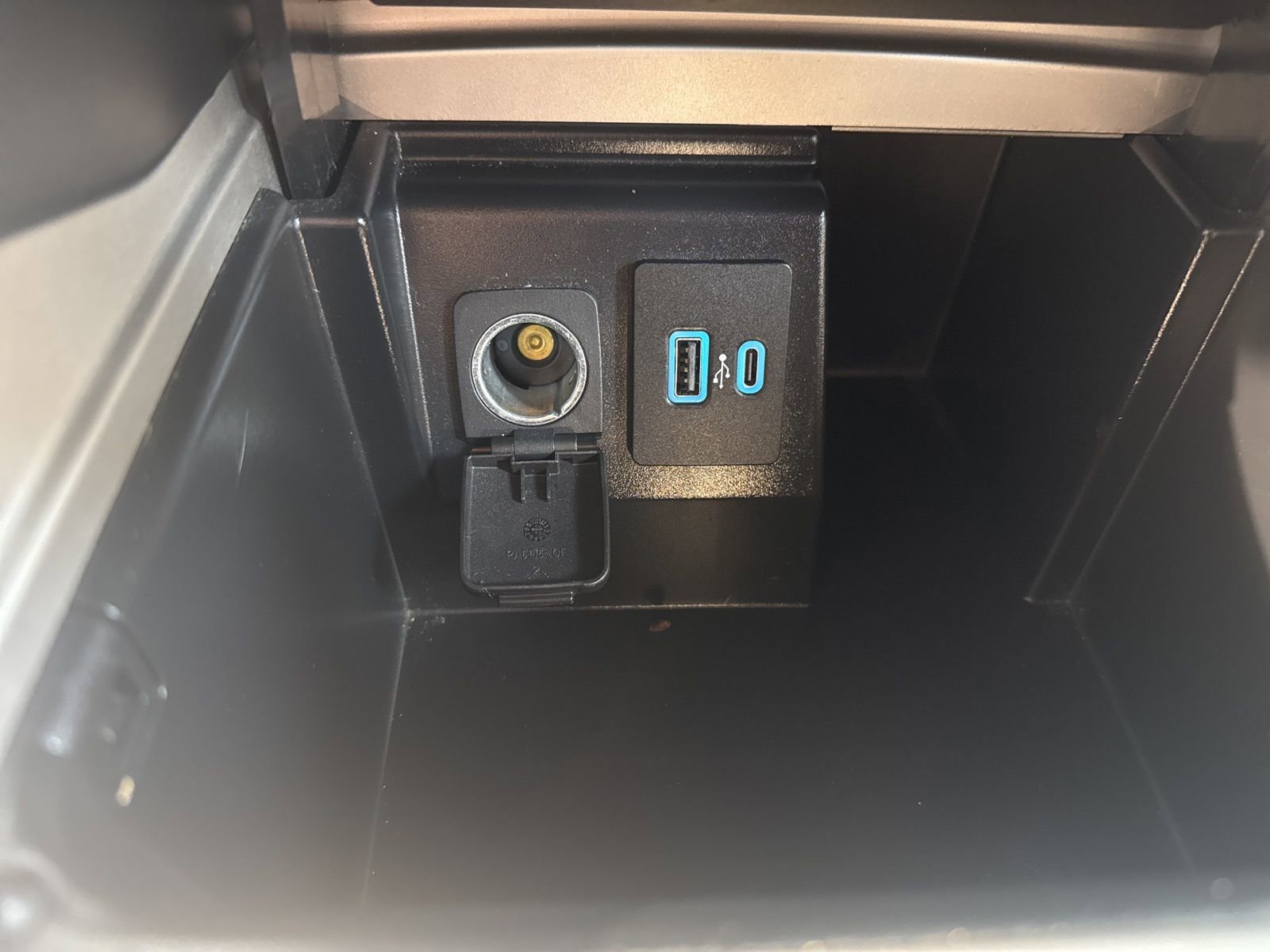 Used 2023 Ford Explorer Limited w/ Equipment Group 301A image 32