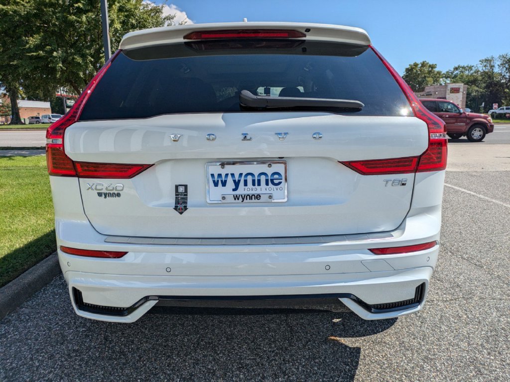 New 2025 Volvo XC60 T8 Plus w/ Protection Package Premier AWD/4WD image 5