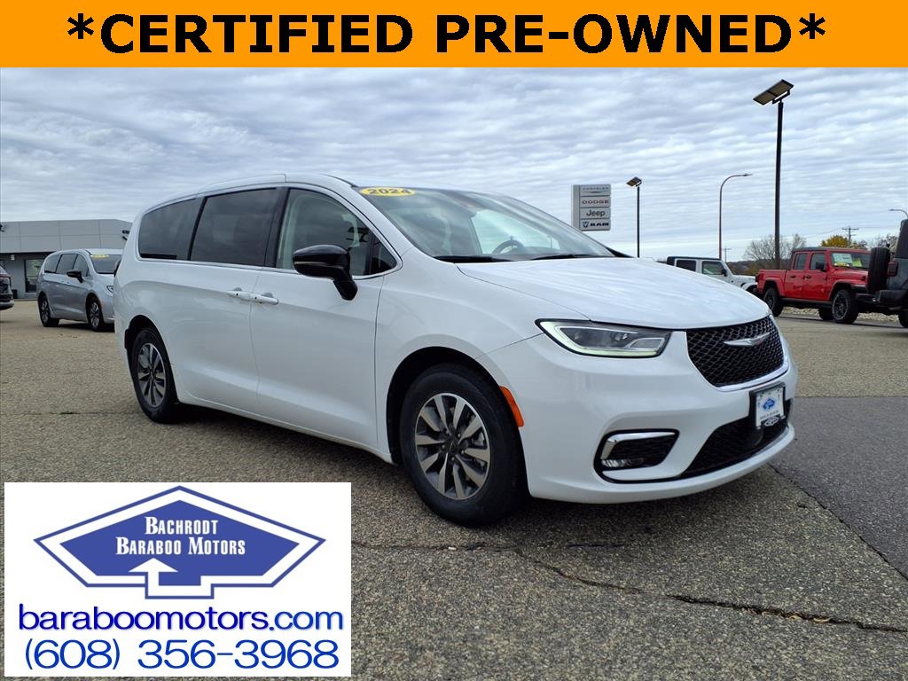 Used 2024 Chrysler Pacifica Select