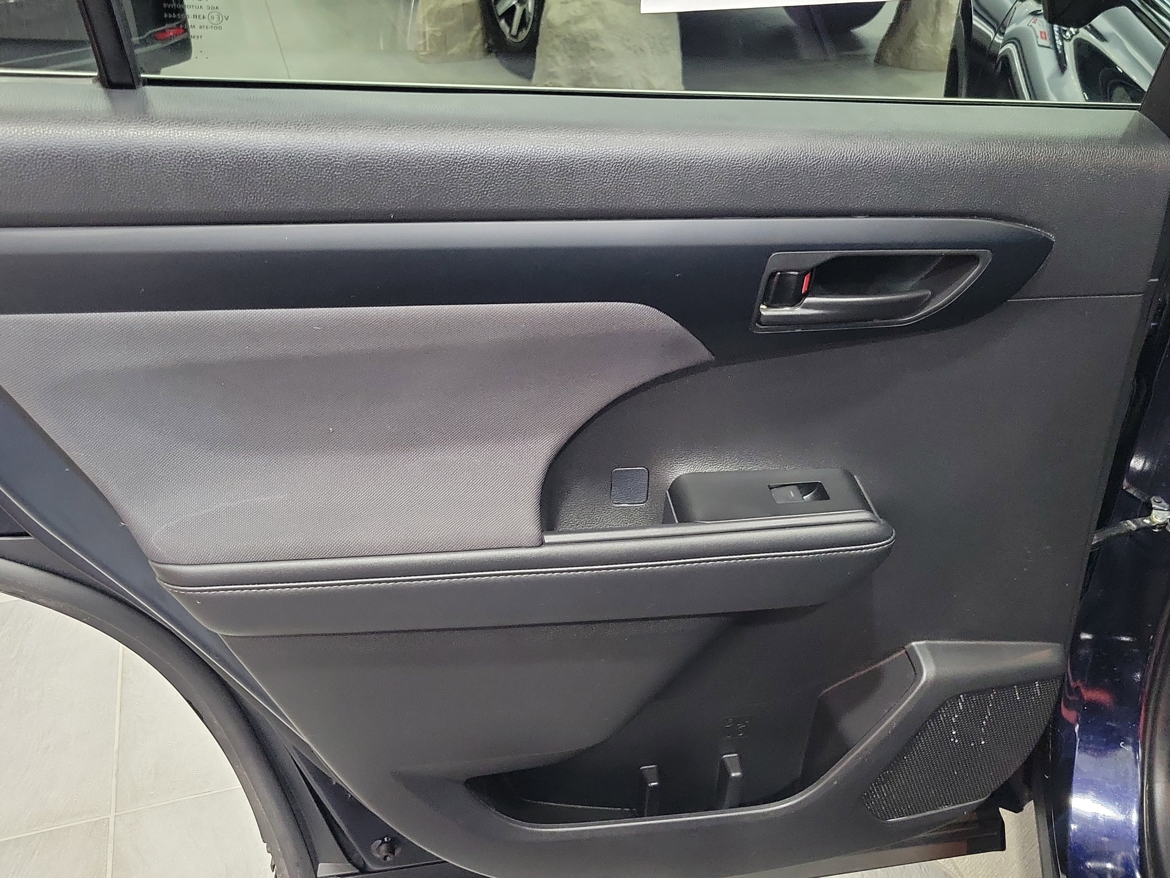 Certified 2025 Toyota Highlander LE image 13