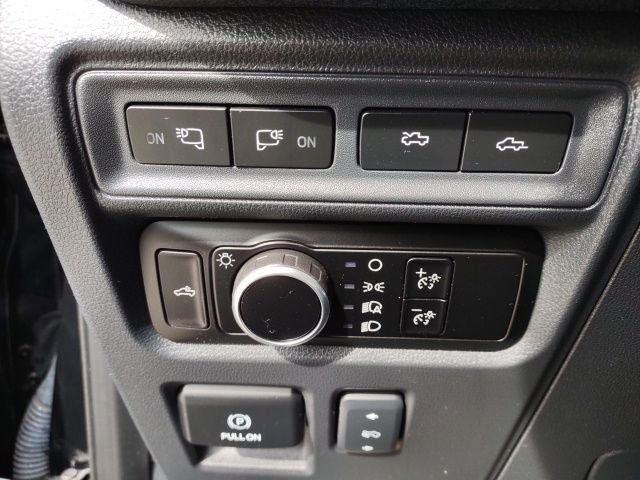 Used 2023 Ford F150 Lightning Lariat image 17