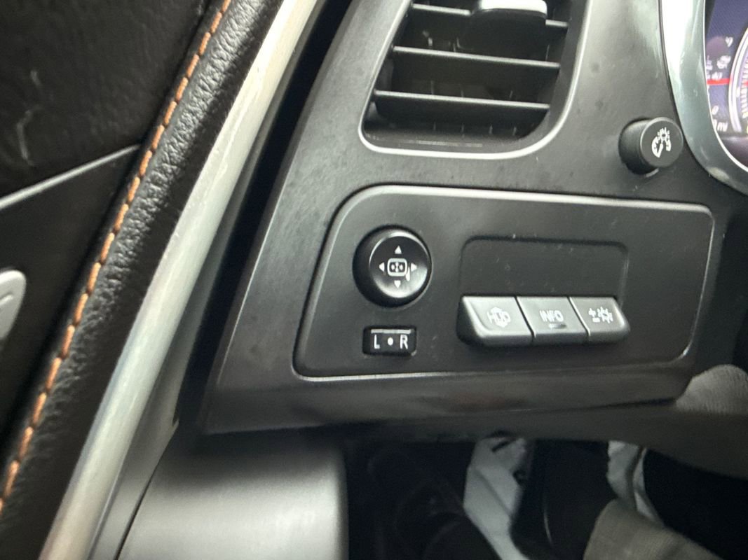 Used 2015 Chevrolet Corvette Stingray Coupe w/ 2LT Preferred Equipment Group image 19