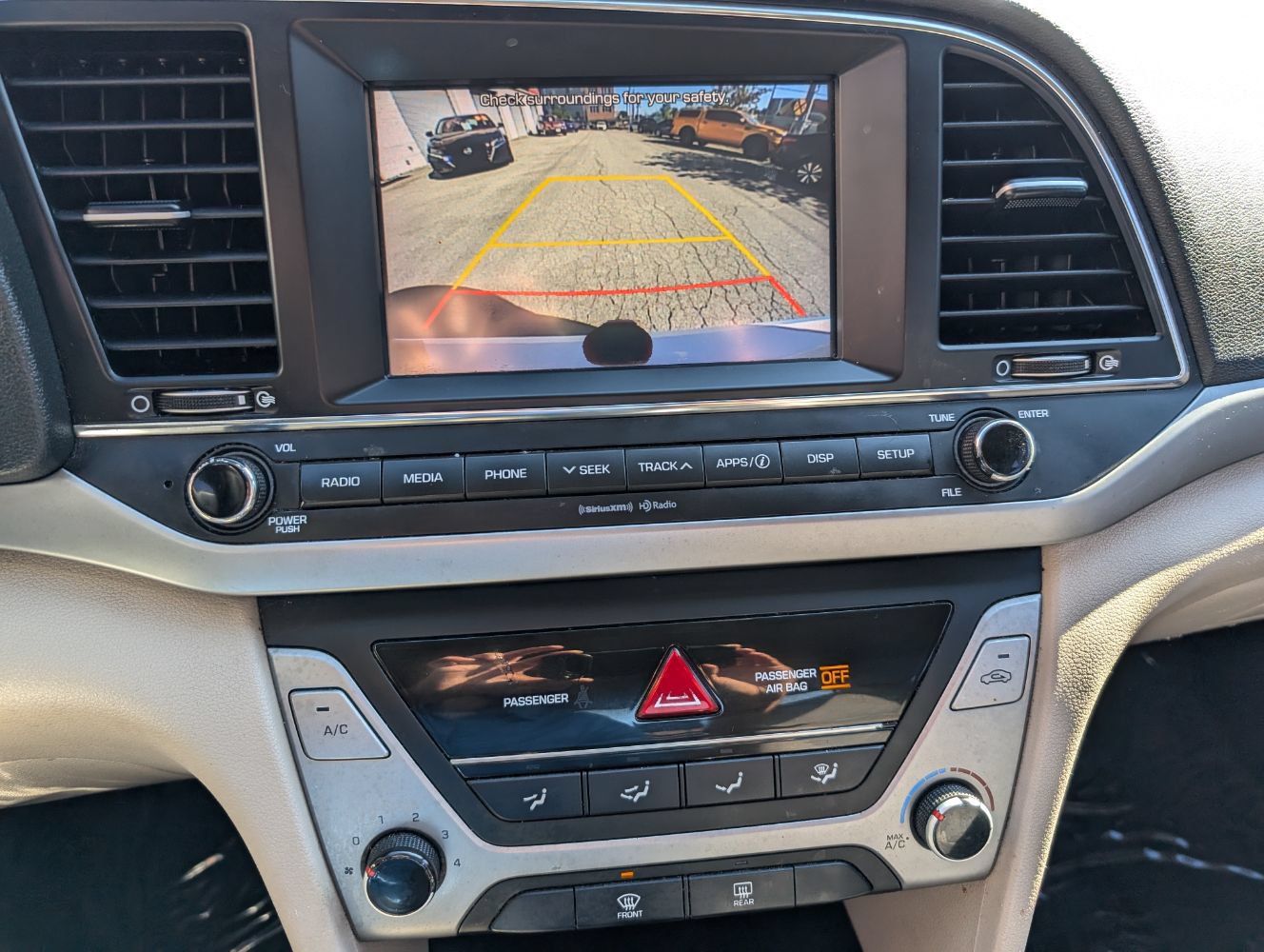Used 2017 Hyundai Elantra SE FWD image 23