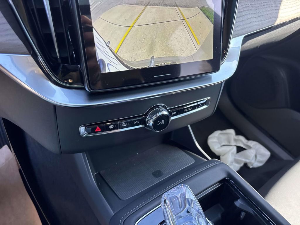 New 2026 Volvo XC90 B6 Plus w/ Protection Package Premier image 22