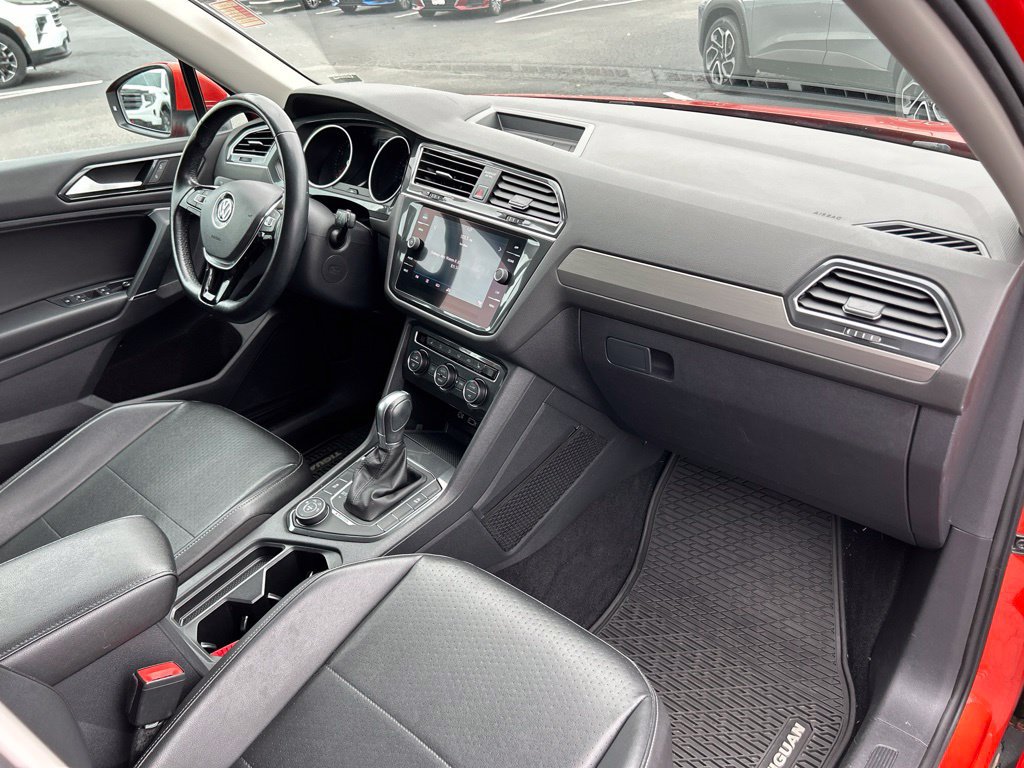 Used 2018 Volkswagen Tiguan SE AWD/4WD image 43