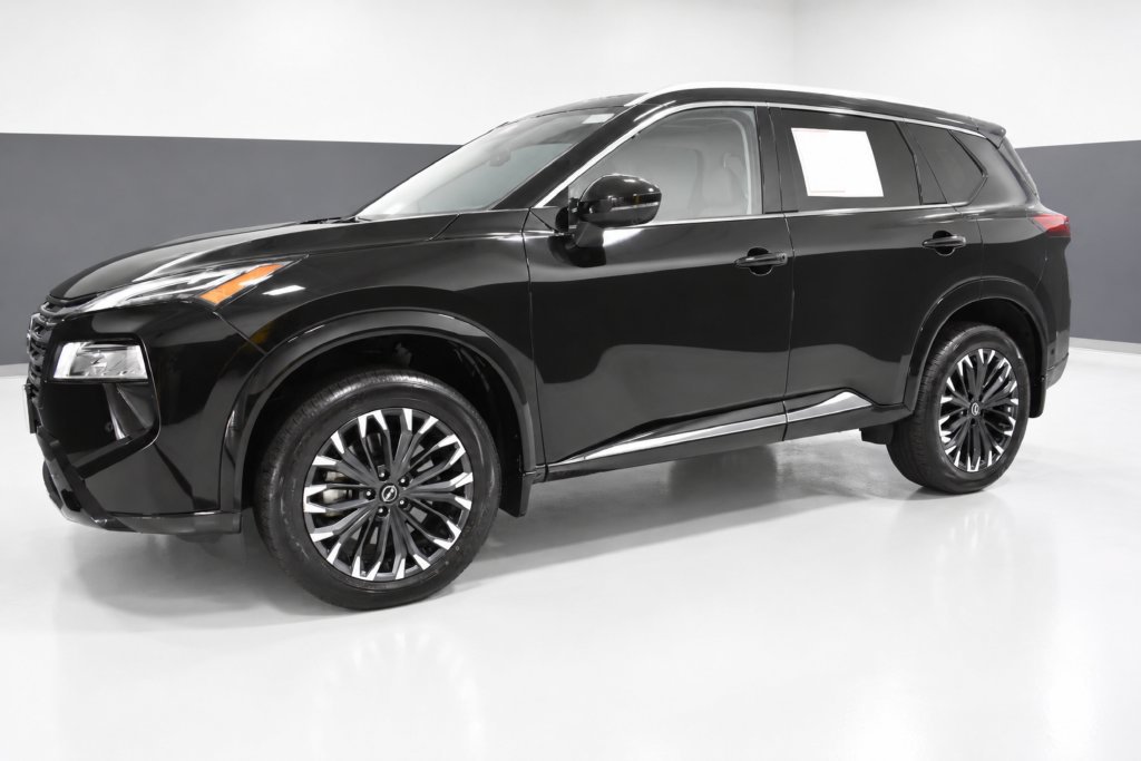 Certified 2026 Nissan Rogue Platinum w/ Tech Package AWD/4WD image 2