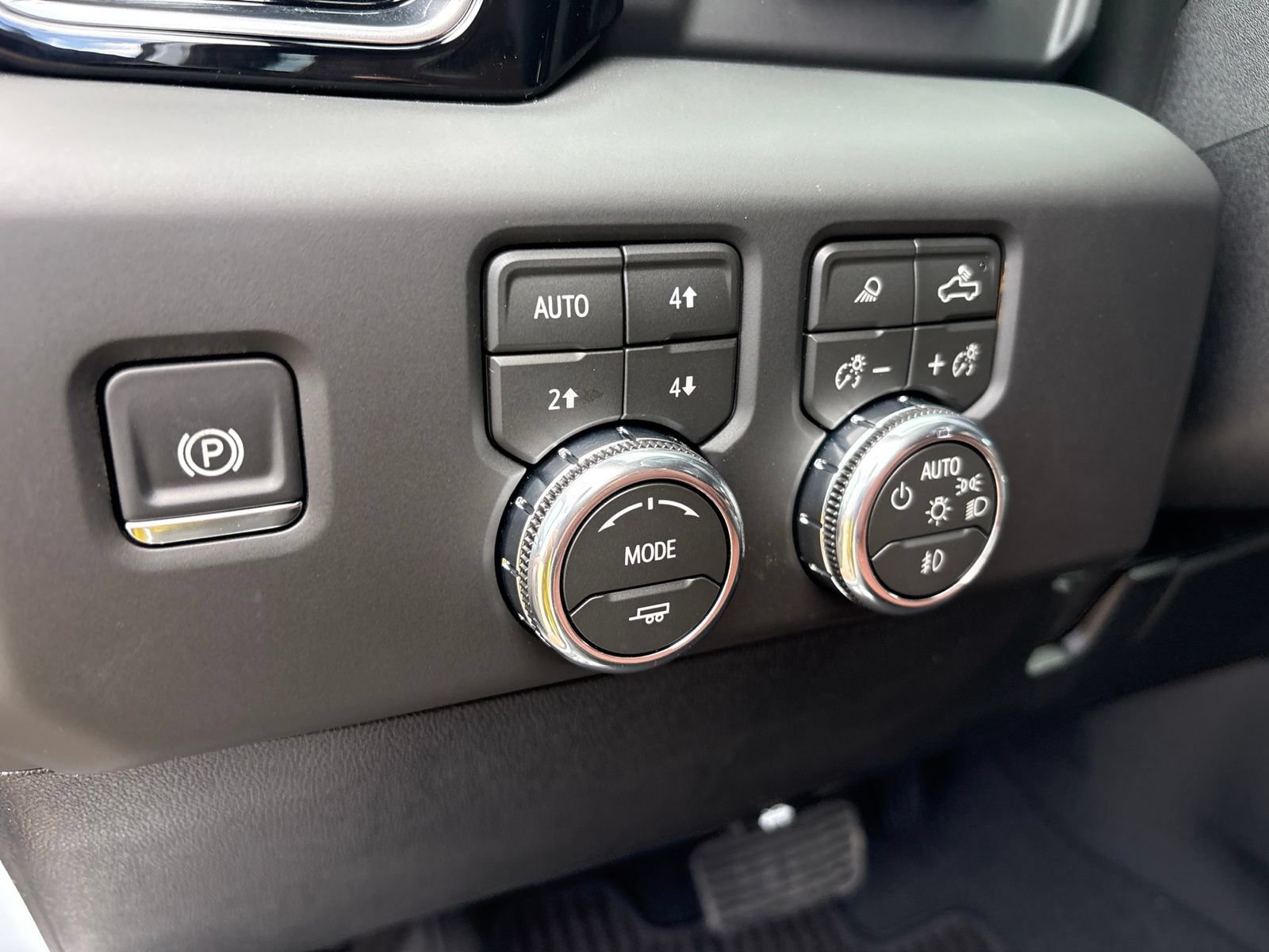 New 2026 GMC Sierra 3500 Denali Ultimate AWD/4WD image 16