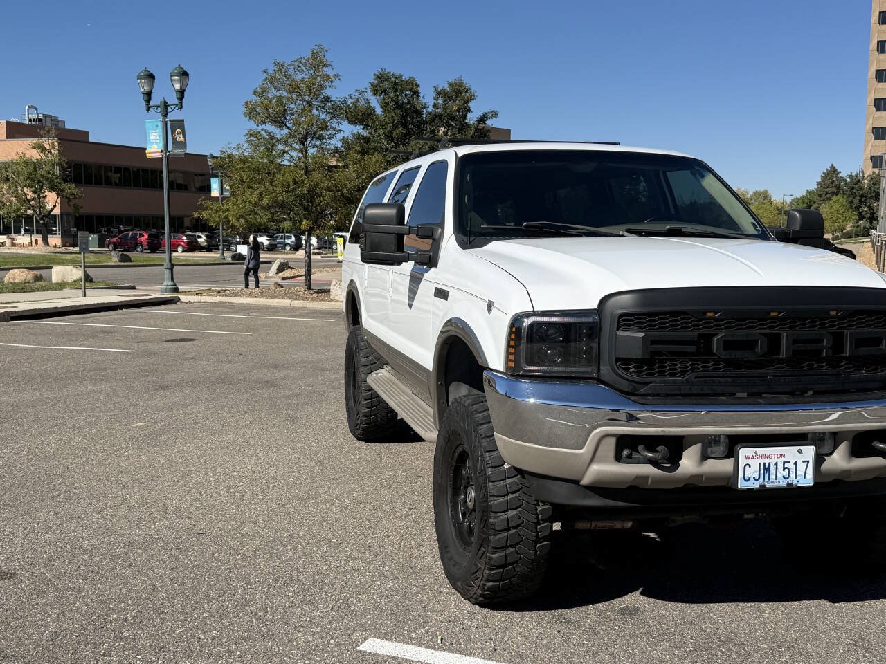 Used 2001 Ford Excursion Limited AWD/4WD image 4