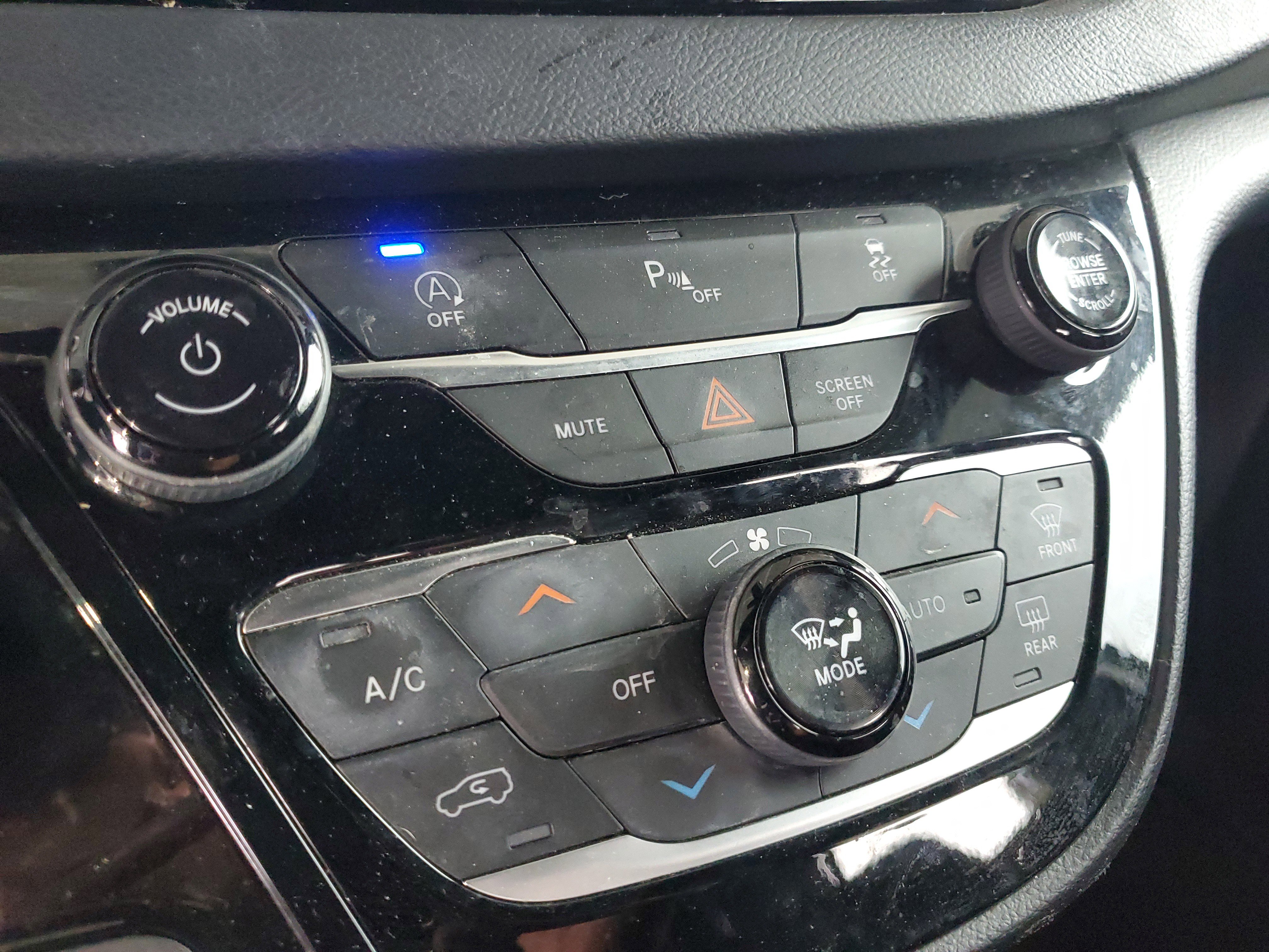 Used 2020 Chrysler Pacifica Touring-L Plus FWD image 28