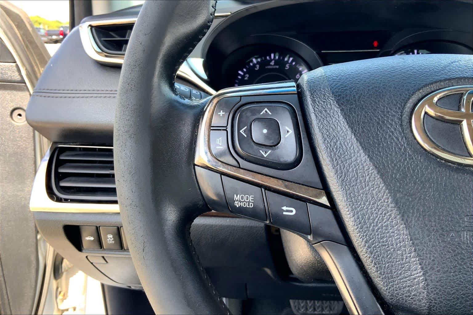 Used 2013 Toyota Avalon XLE Touring FWD image 23