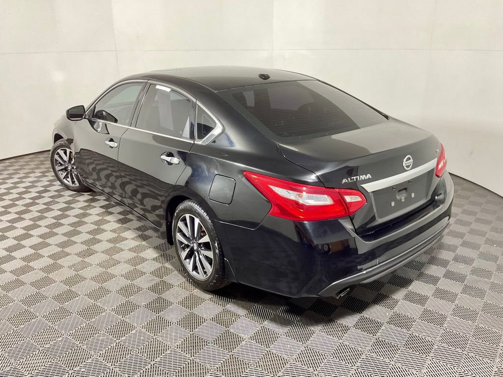Used 2016 Nissan Altima 2.5 SL w/ Moonroof Package image 13