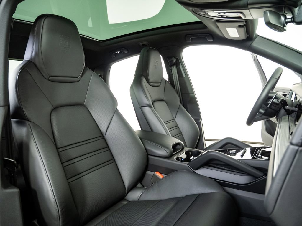 New 2026 Porsche Cayenne Coupe image 24