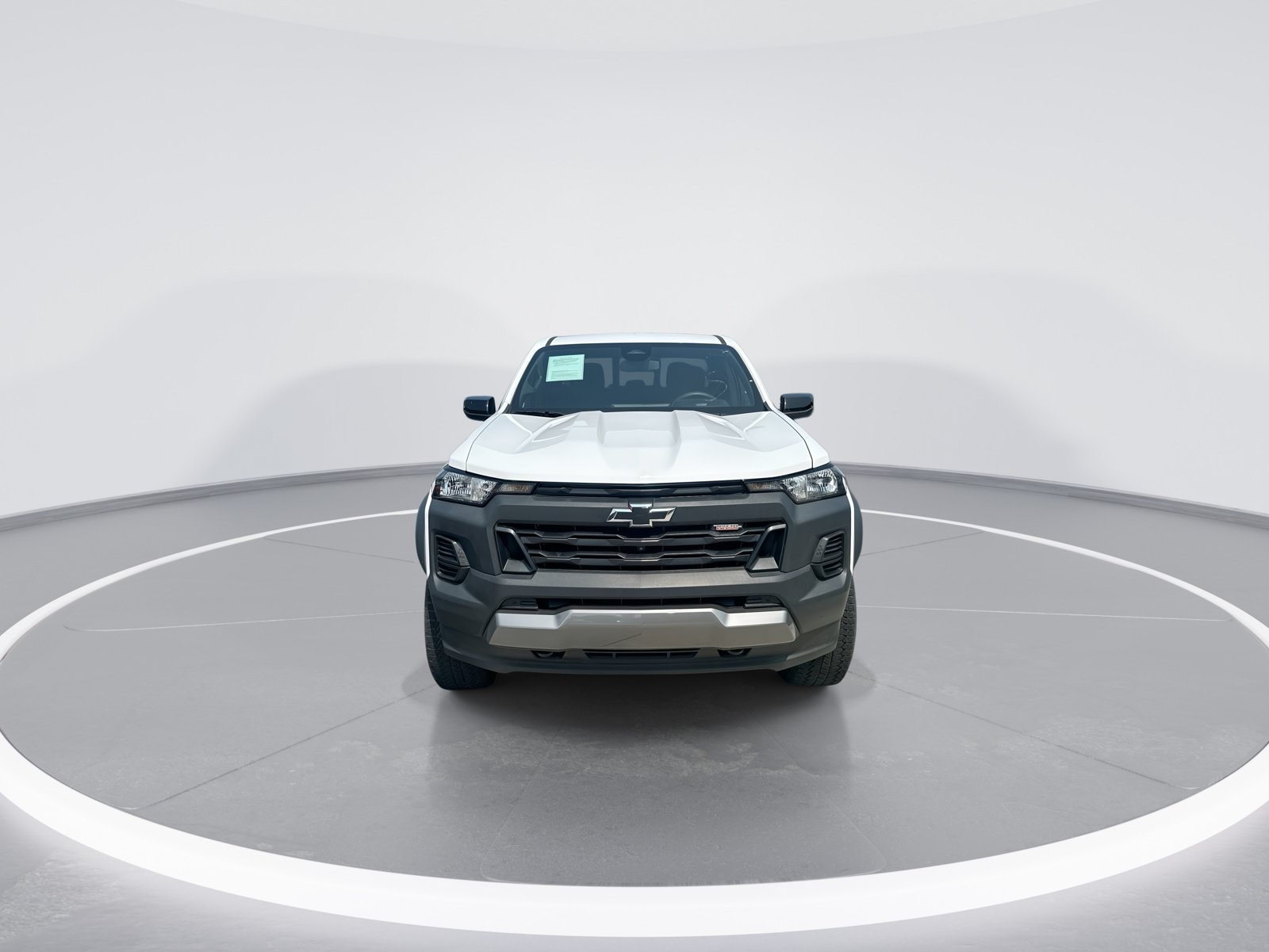 Used 2024 Chevrolet Colorado Trail Boss w/ Technology Package AWD/4WD image 3