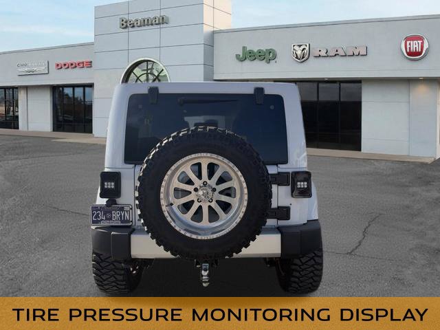 Used 2015 Jeep Wrangler Unlimited Sahara w/ Connectivity Group AWD/4WD image 5