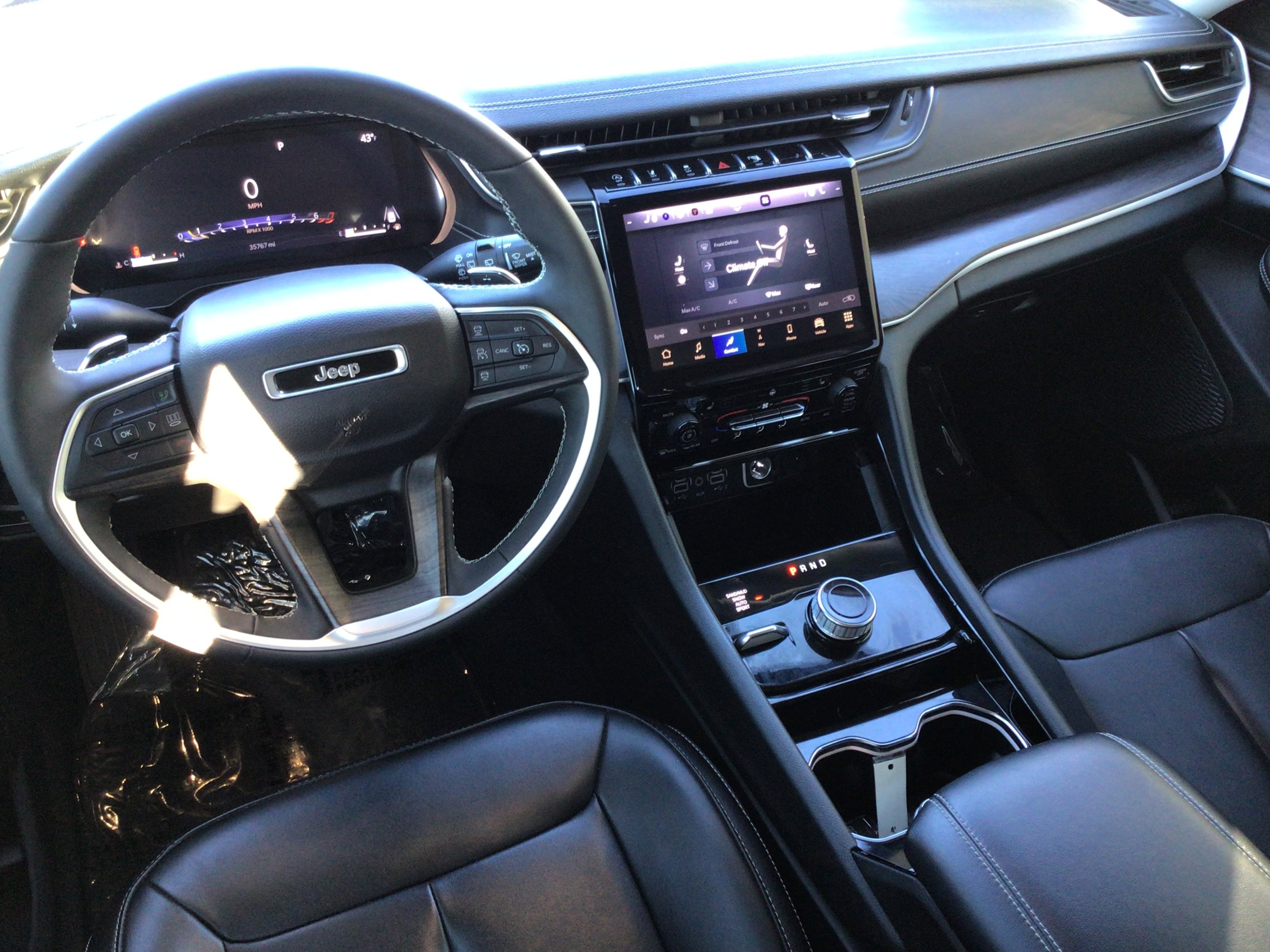 Used 2023 Jeep Grand Cherokee Limited AWD/4WD image 12