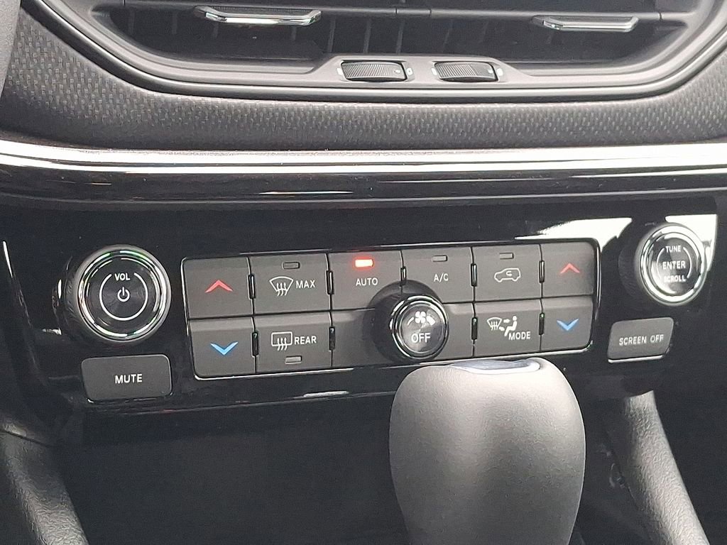 New 2026 Jeep Compass Latitude w/ Sun and Sound Group image 8