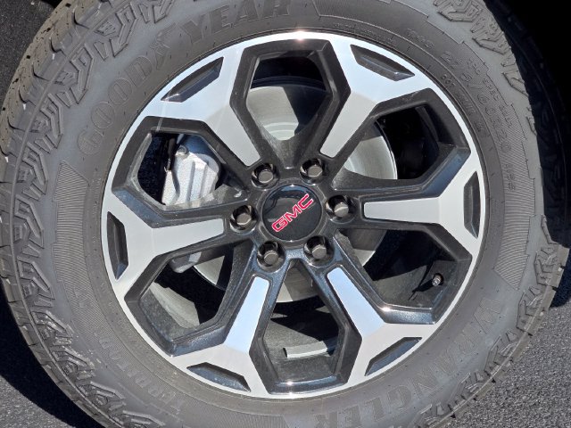 New 2026 GMC Yukon AT4 w/ AT4 Premium Plus Package AWD/4WD image 15