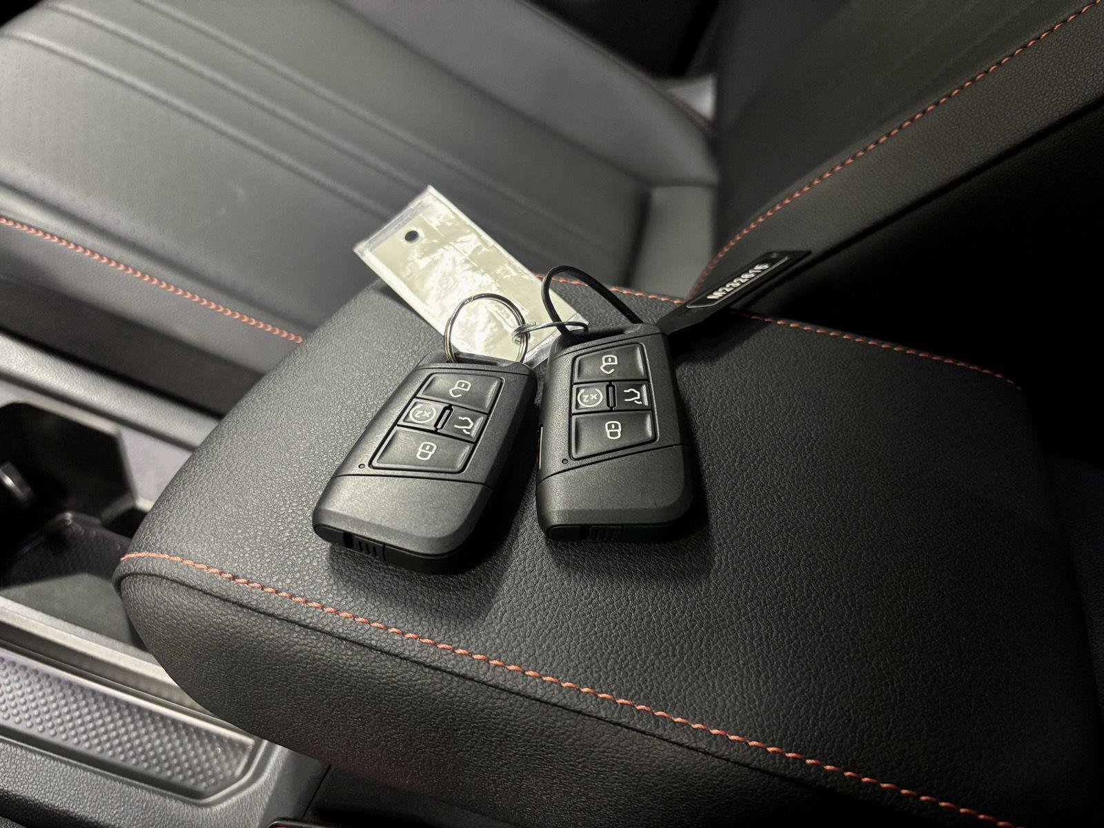 Used 2024 Volkswagen Tiguan Wolfsburg Edition AWD/4WD image 27