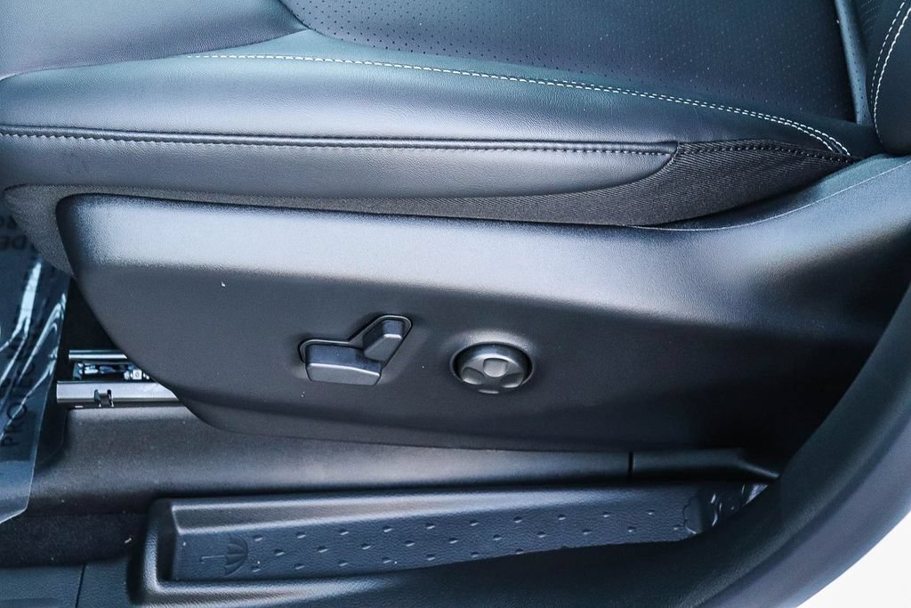 New 2027 Chrysler Pacifica Select FWD image 24
