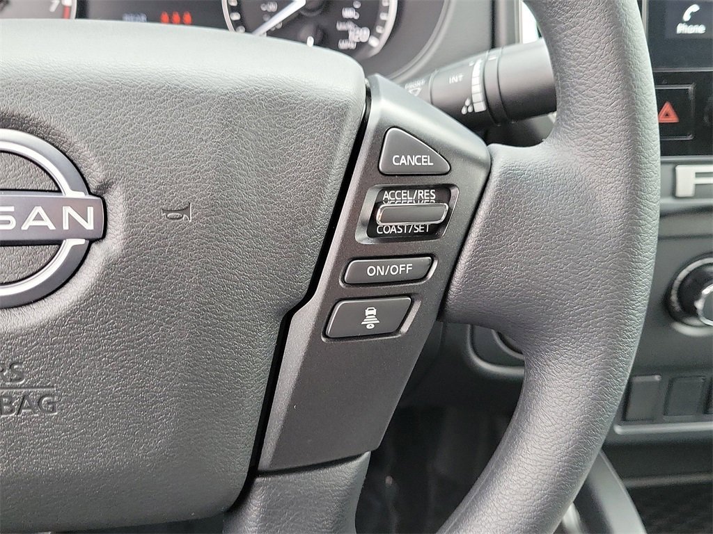 Used 2025 Nissan Frontier SV image 12