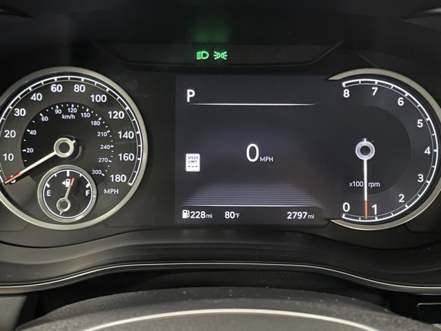 New 2025 Genesis G70 2.5T image 16