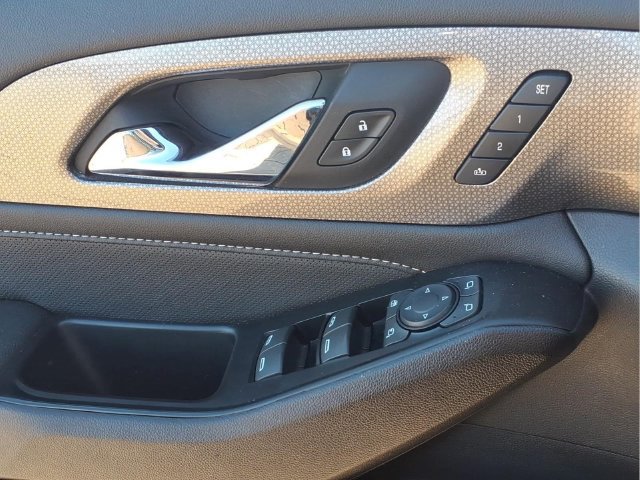 Used 2023 Chevrolet Traverse Premier w/ Redline Edition FWD image 17