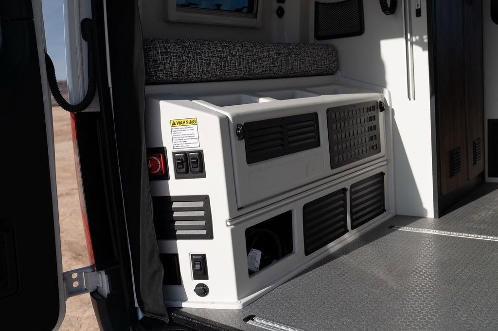 Used 2023 Mercedes-Benz Sprinter 2500 image 54