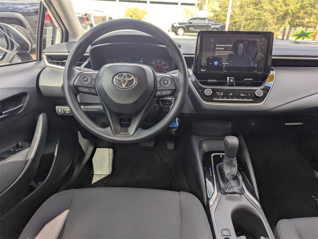 Used 2025 Toyota Corolla LE image 7