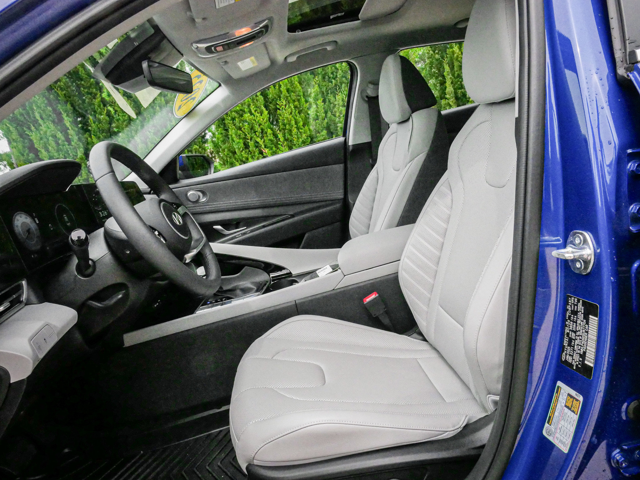 Used 2025 Hyundai Elantra Limited image 16