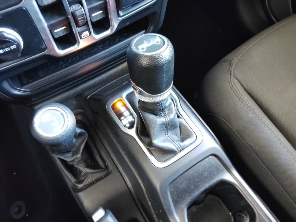 Used 2018 Jeep Wrangler Unlimited Sport S AWD/4WD image 28