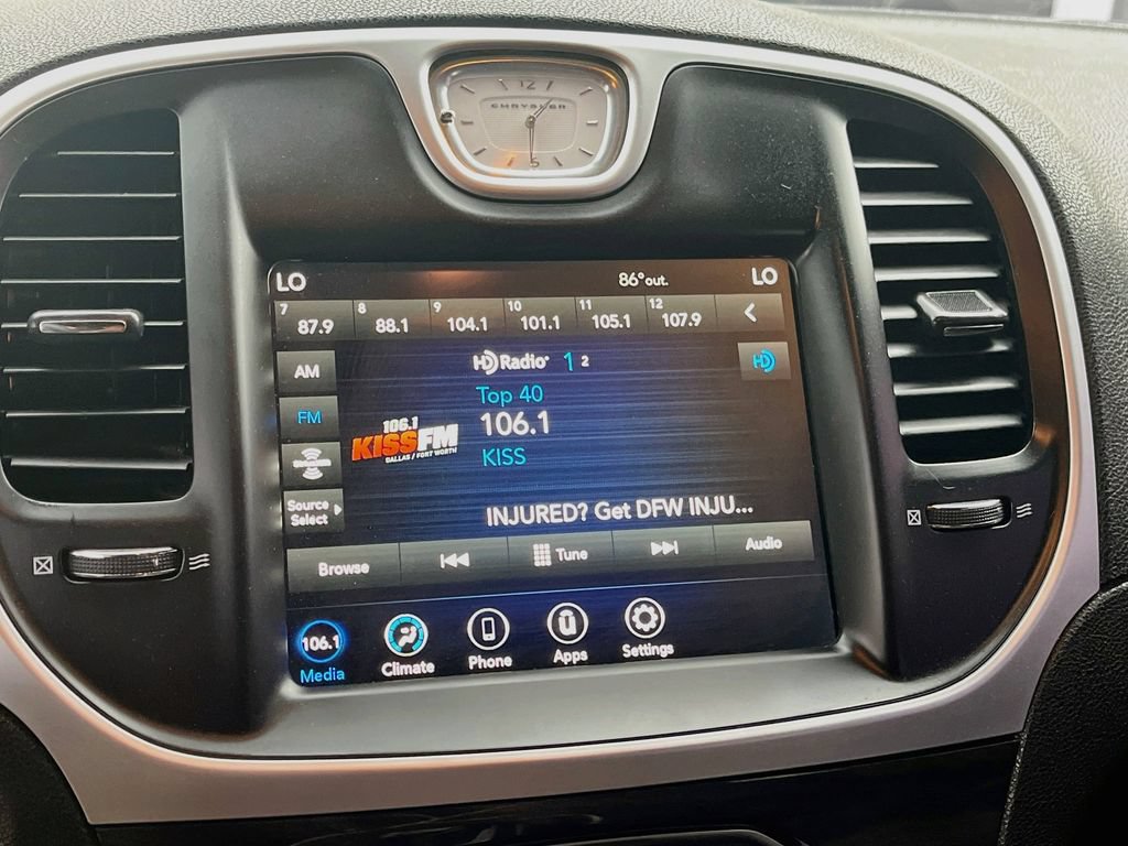 Used 2022 Chrysler 300 Touring w/ Sport Appearance Package RWD image 14