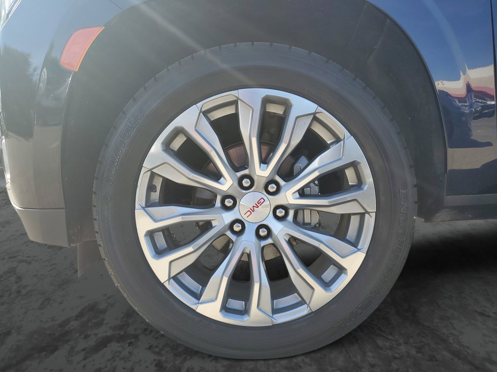 Used 2023 GMC Yukon Denali image 6