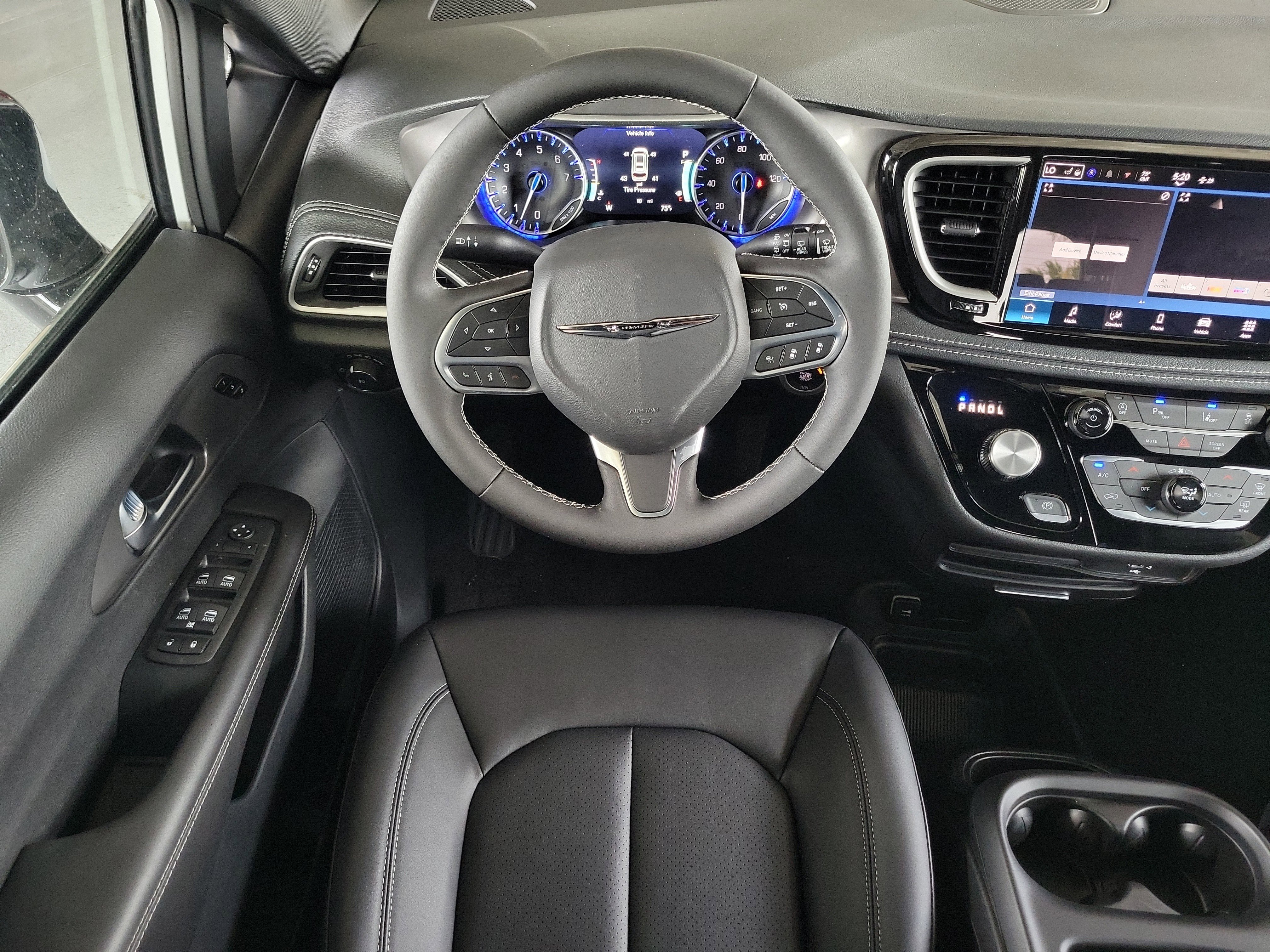 New 2026 Chrysler Pacifica Select FWD image 12