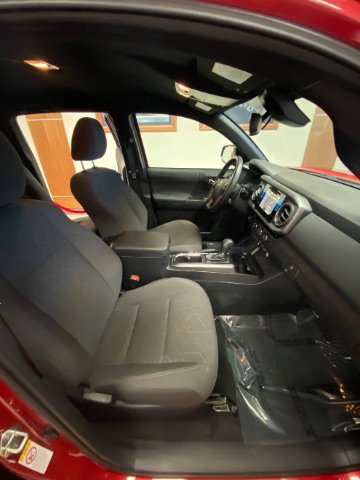 Used 2018 Toyota Tacoma TRD Sport image 22