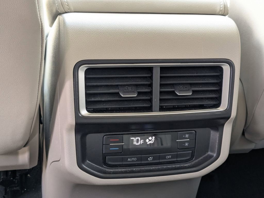 Used 2025 Volkswagen Atlas SE FWD image 26
