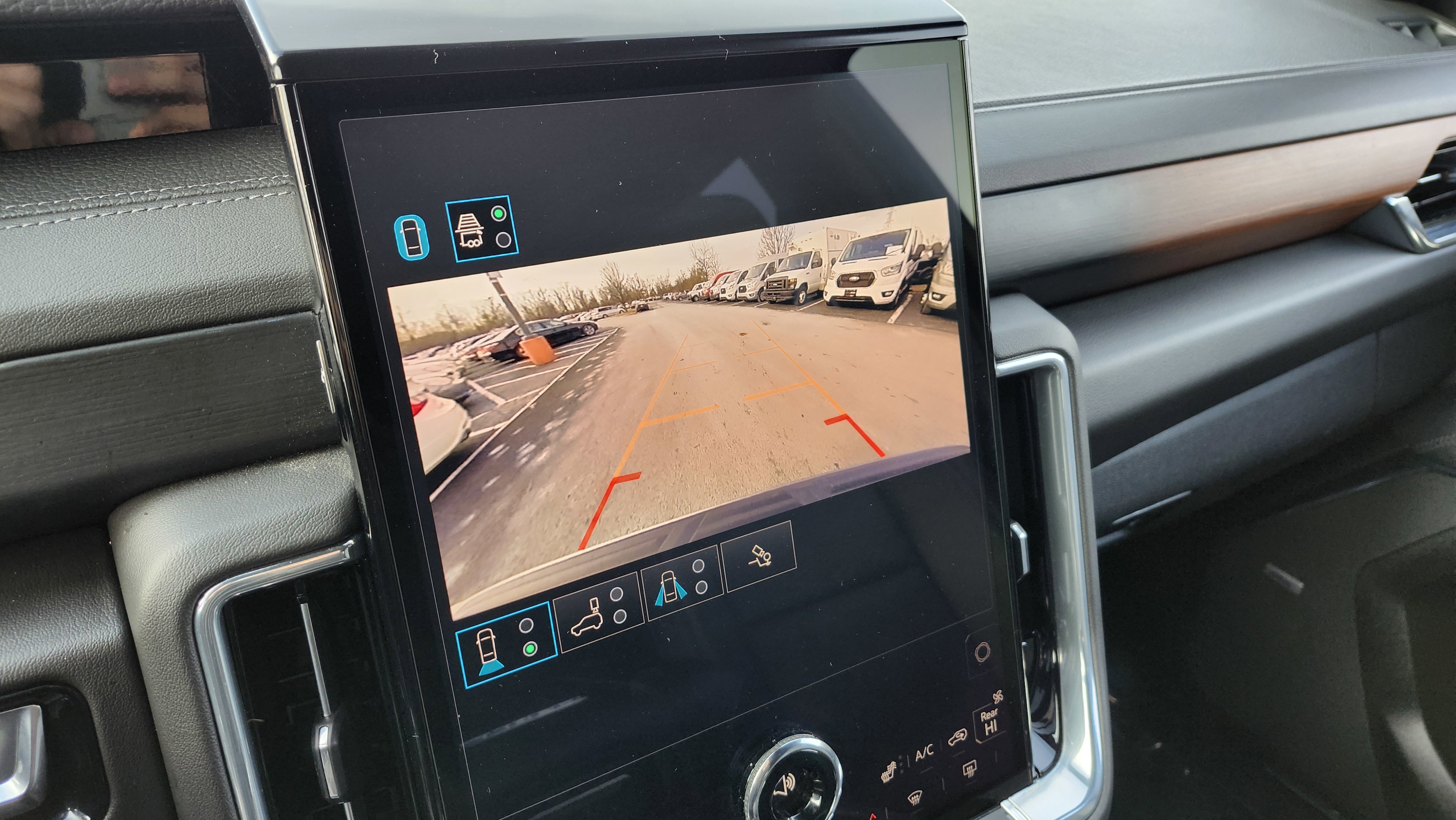 Used 2025 GMC Yukon Denali image 2