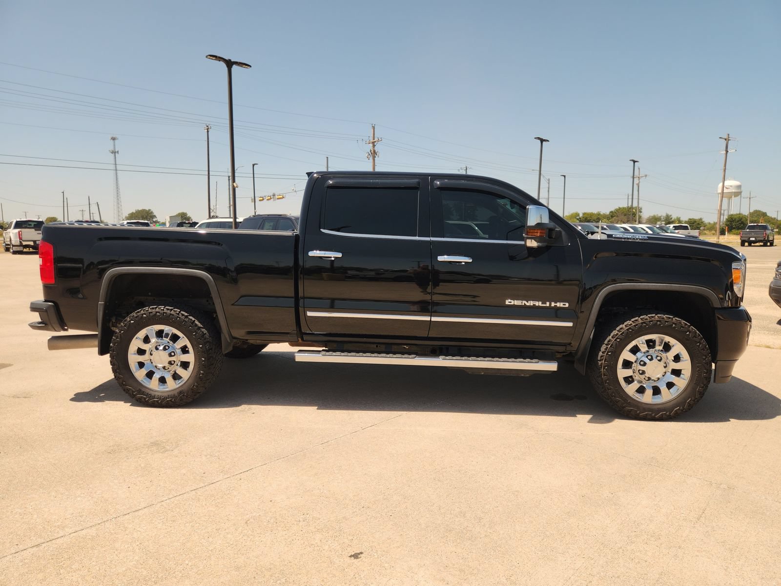 Used 2018 GMC Sierra 2500 Denali w/ Duramax Plus Package AWD/4WD image 7