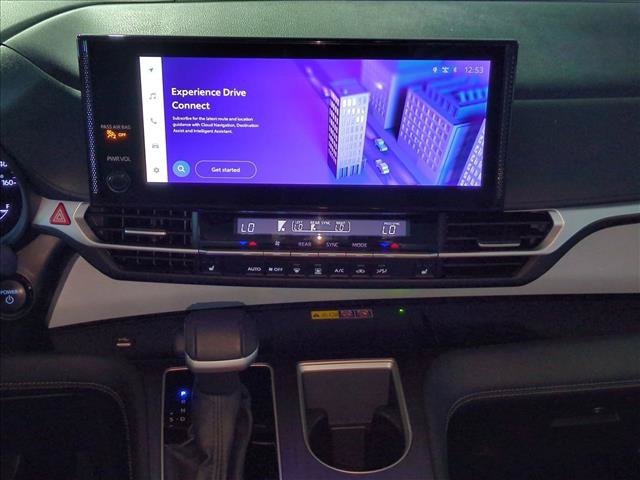 Used 2025 Toyota Sienna XLE FWD image 14