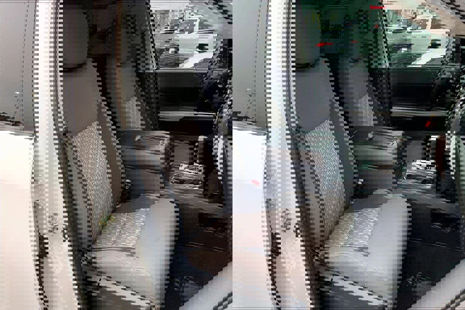 Used 2018 Toyota Tundra SR5 w/ SR5 Upgrade Package image 9