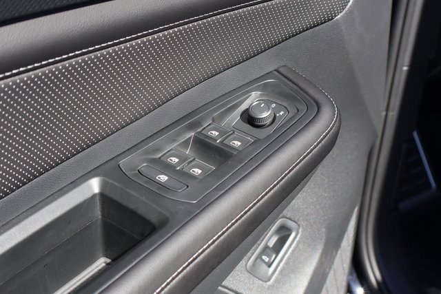 New 2026 Volkswagen Atlas Cross Sport SEL R-Line image 10