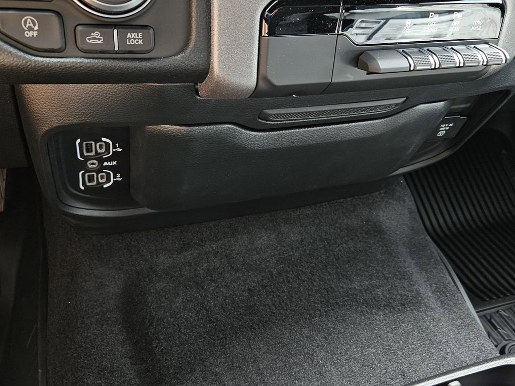 New 2026 RAM 1500 Classic Warlock image 18