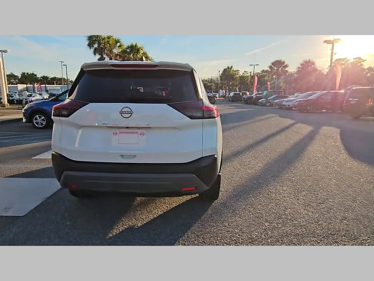 Used 2023 Nissan Rogue S image 28