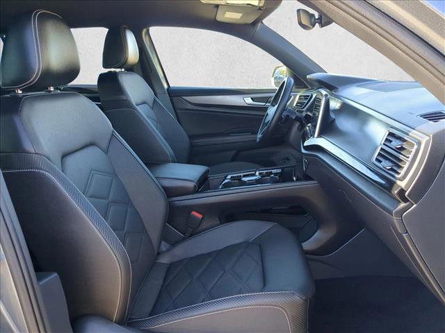 Used 2025 Volkswagen Atlas Cross Sport SE image 20