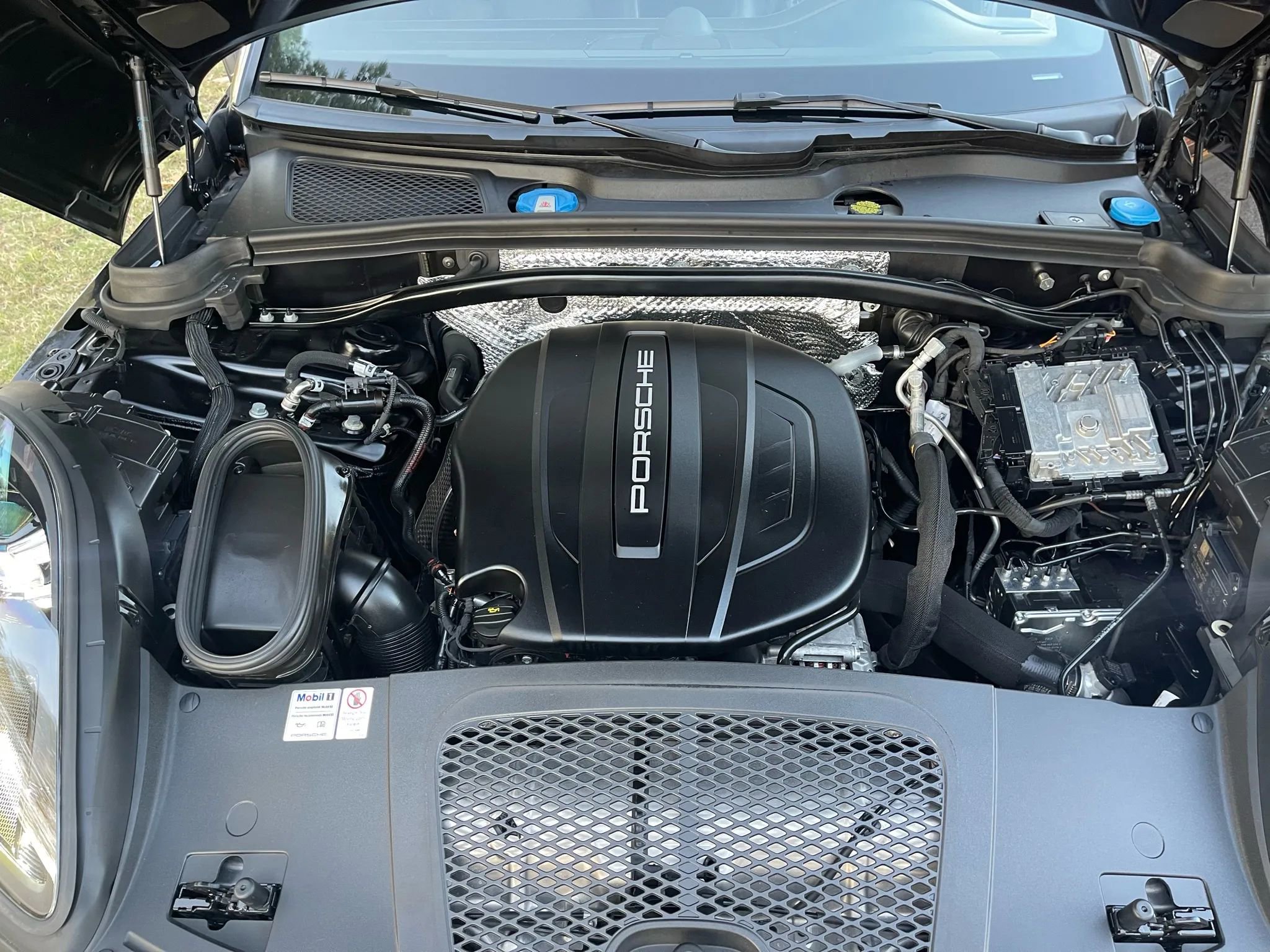 Used 2020 Porsche Macan image 19