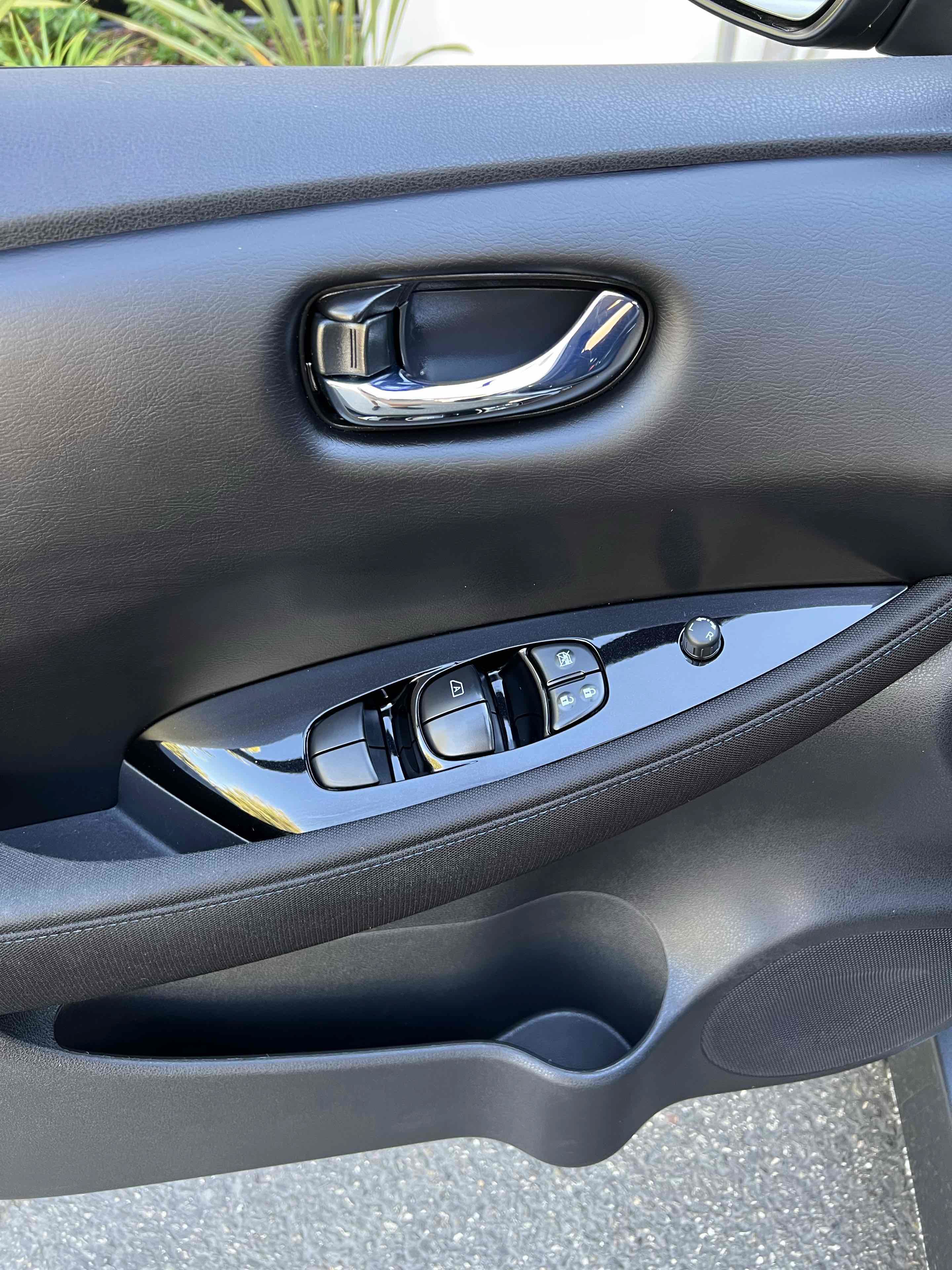 Used 2022 Nissan Leaf SV Plus w/ Protection Package FWD image 33